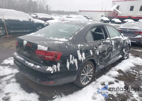 2018 Volkswagen Jetta 1.4T S z USA, uszkodzony, nr VIN 3VW2B7AJ5JM263907